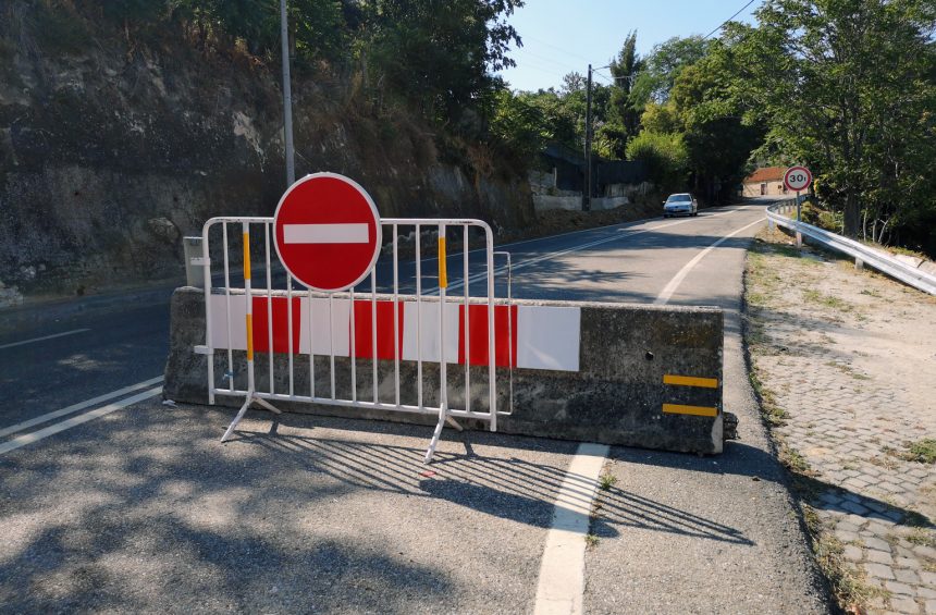 IP corta trânsito na Nacional 114 em Santarém