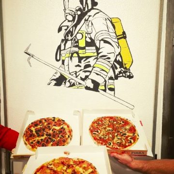 Pizza Burguer oferece pizzas aos Bombeiros e GNR de Almeirim