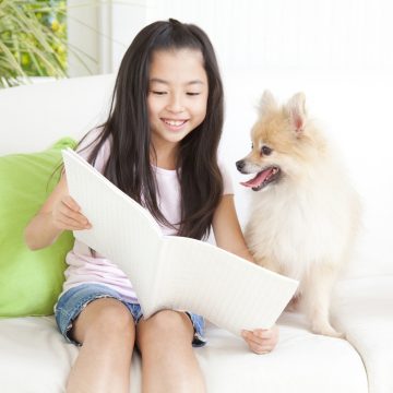 Cães e livros na Biblioteca Municipal