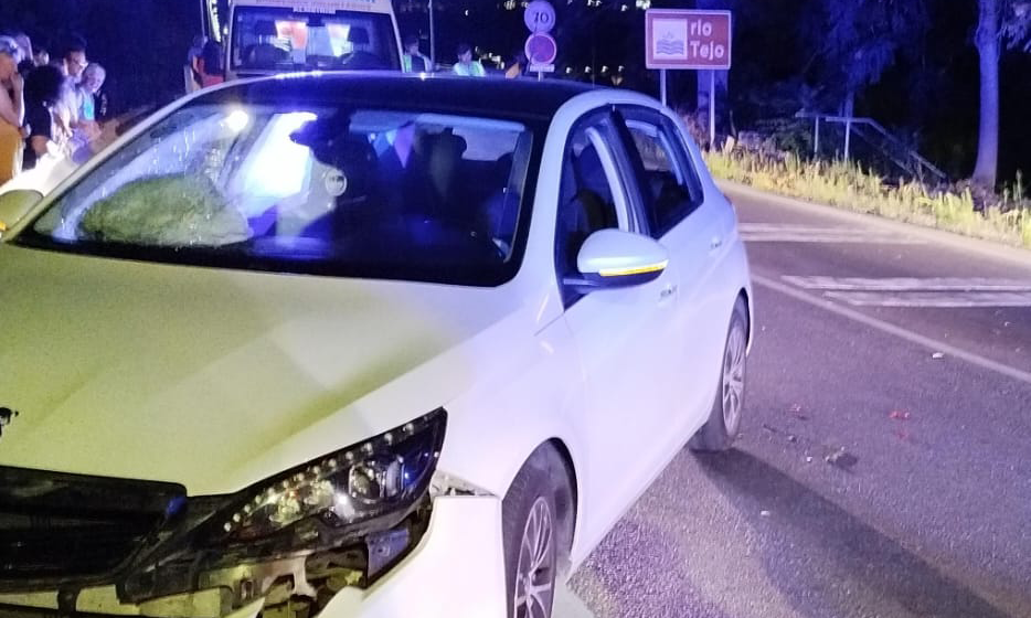 Colisão provoca dois feridos junto à ponte D. Luís I em Almeirim