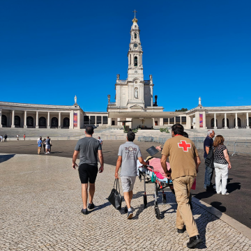 “Ambulância Mágica” concretiza desejo de doente de visitar o Santuário de Fátima