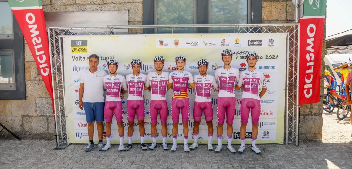 Ciclistas de Fazendas de Almeirim na Volta a Portugal de Juniores