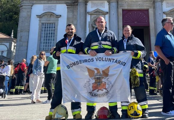 Bombeiros de Almeirim participam na prova ‘Escadórios da Humanidade’ no Bom Jesus em Braga